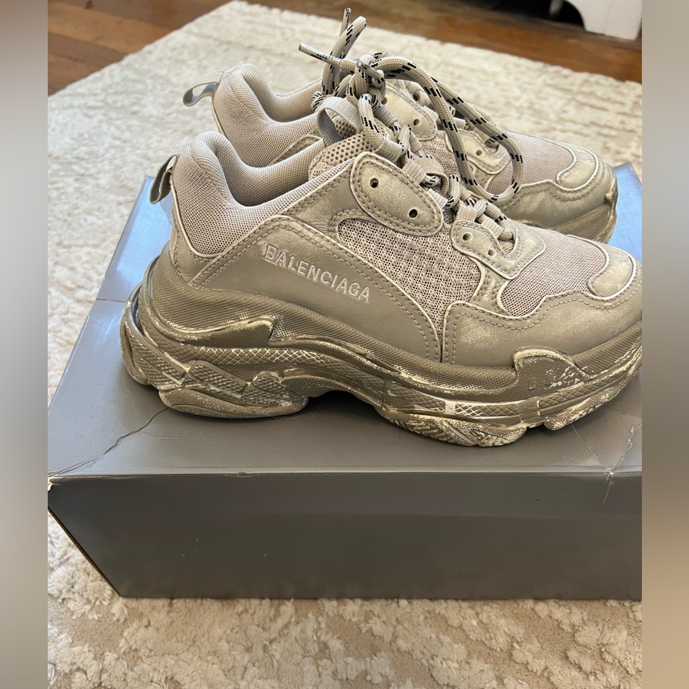 Balenciaga Triple s women sneakers - Picture 6 of 6